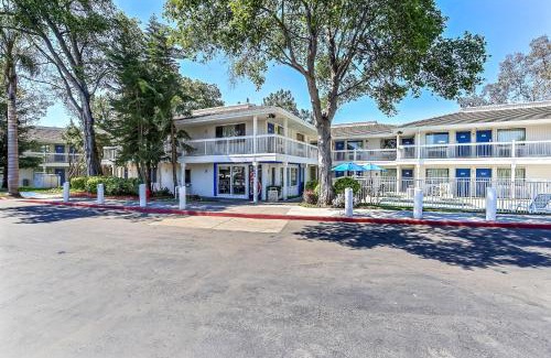 East Peralta Hotel | Motel 6-Oakland, CA - Embarcadero