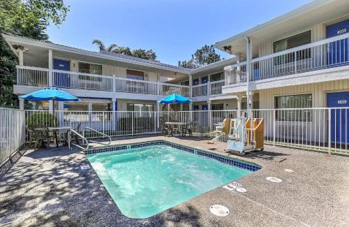 East Peralta Hotel | Motel 6-Oakland, CA - Embarcadero