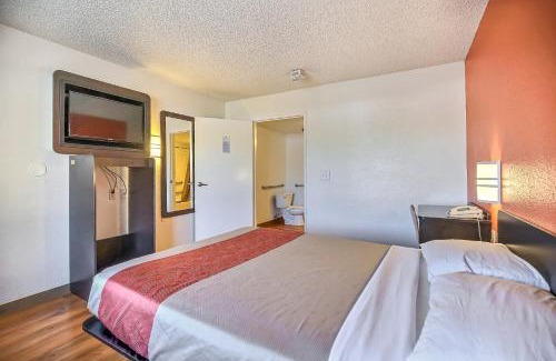East Peralta Hotel | Motel 6-Oakland, CA - Embarcadero