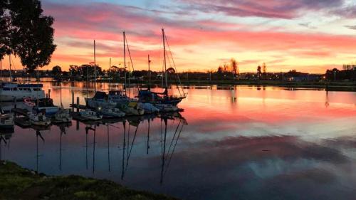 East Peralta Hotel | Motel 6-Oakland, CA - Embarcadero