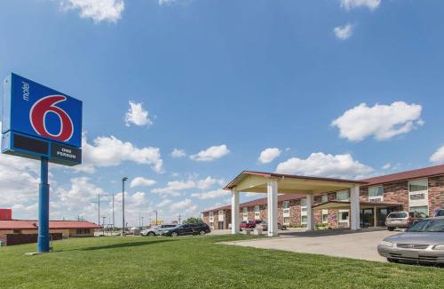 South Central Omaha Hotel | Motel 6 Omaha - Central