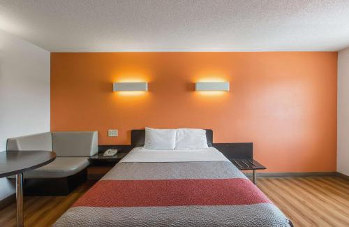 South Central Omaha Hotel | Motel 6 Omaha - Central