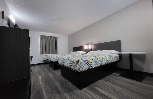 Millard Hotel | Motel 6 Omaha, NE