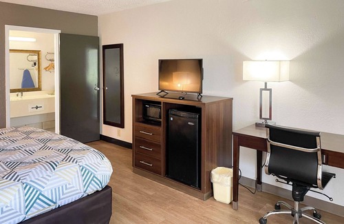 Opelika Hotel | Motel 6 Opelika, AL