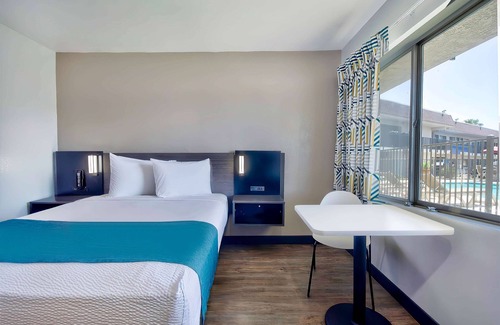Palmdale Hotel | Motel 6 Palmdale, CA