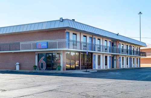 Perry Hotel | Motel 6-Perry, GA