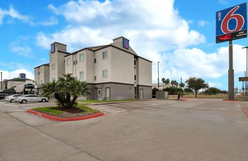 Pharr Hotel | Motel 6-Pharr, TX