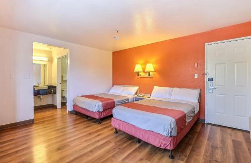 Pinole Hotel | Motel 6-Pinole, CA