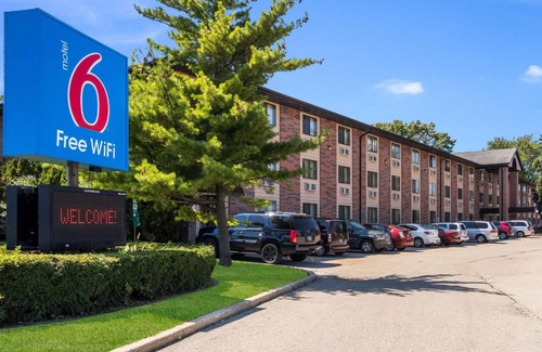 Prospect Heights Hotel | Motel 6-Prospect Heights, IL