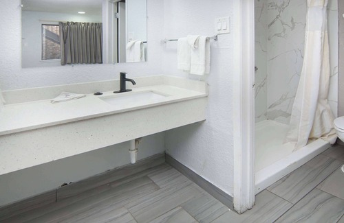 Red Oak Hotel | Motel 6 Red Oak, TX - Dallas