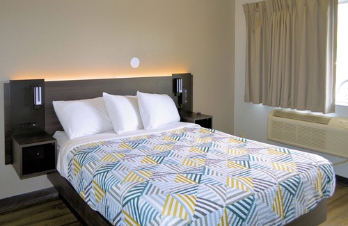 Northeast Reno Hotel | Motel 6 Reno, NV - Livestock Events Center