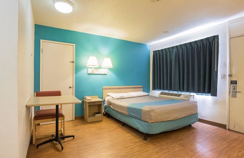 Rochester Hotel | Motel 6 Rochester, MN