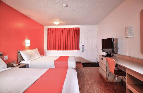 St. Joseph Hotel | Motel 6-Saint Joseph, MO