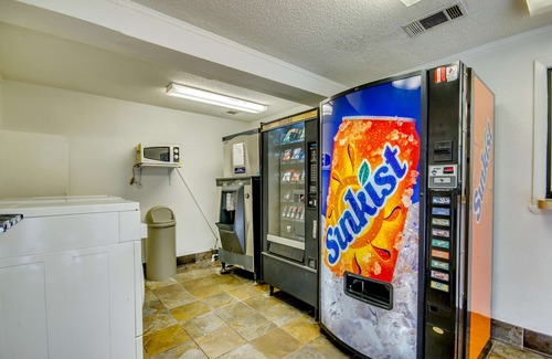 St. Joseph Hotel | Motel 6 Saint Joseph, MO