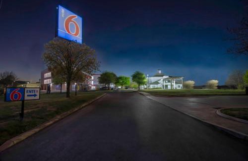 San Antonio Hotel | Motel 6-San Antonio, TX - Sea World North