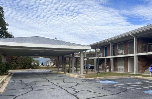 Sandersville Hotel | Motel 6 Sandersville, GA
