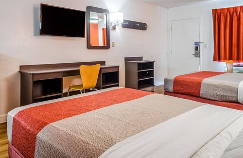 Saraland Hotel | Motel 6 Saraland, AL