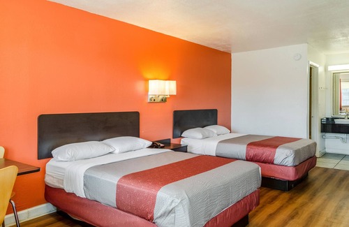 Saraland Hotel | Motel 6 Saraland, AL