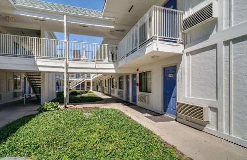 Schiller Park Hotel | Motel 6-Schiller Park, IL - Chicago O'Hare