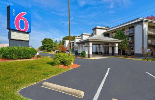 Seaford Hotel | Motel 6-Seaford, DE