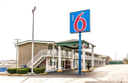 Somerset Hotel | Motel 6-Somerset, KY