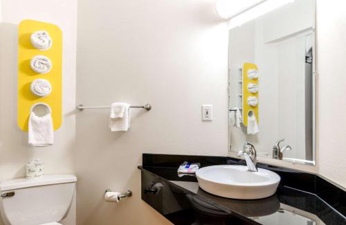 Somerset Hotel | Motel 6-Somerset, KY
