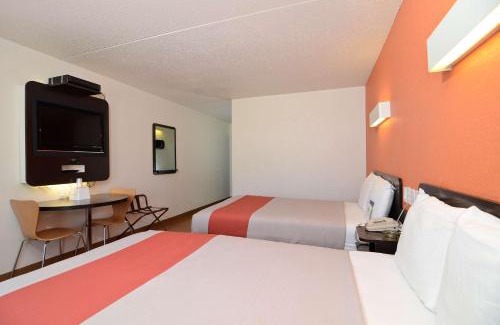 South Haven Hotel | Motel 6-South Haven, KS