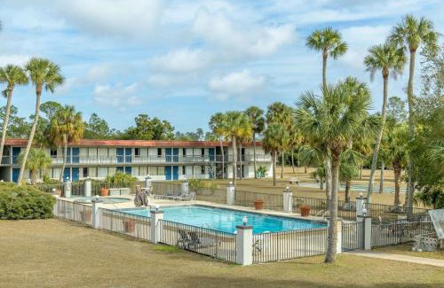Weeki Wachee Hotel | Motel 6-Spring Hill, FL - Weeki Wachee