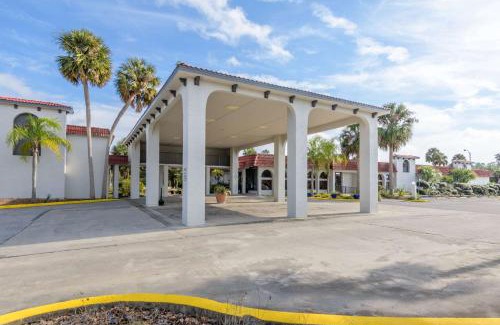 Weeki Wachee Hotel | Motel 6-Spring Hill, FL - Weeki Wachee