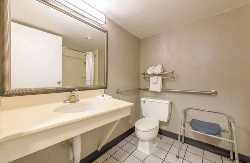 Weeki Wachee Hotel | Motel 6 Spring Hill, FL - Weeki Wachee