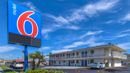 Southwest Anaheim Hotel | Motel 6-Stanton, CA- Anaheim West