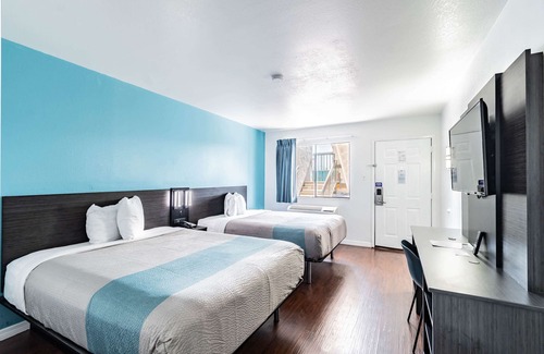 Orient Park Hotel | Motel 6 Tampa, FL