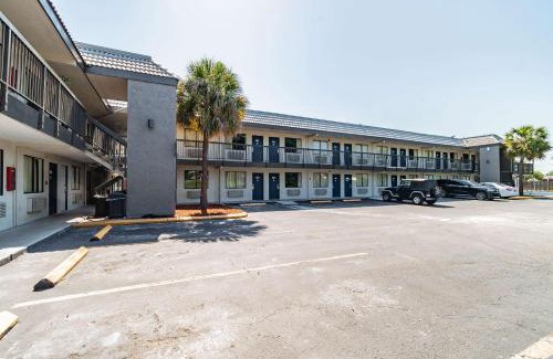 Orient Park Hotel | Motel 6 Tampa Near Fairgrounds - Casino