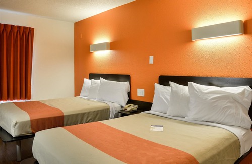 Southwyck Hotel | Motel 6 Toledo, OH