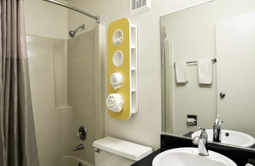 Southwyck Hotel | Motel 6 Toledo, OH