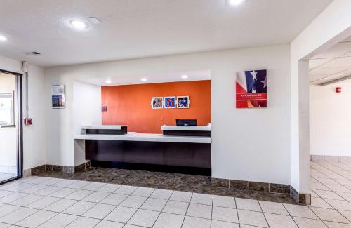 Troy Hotel | Motel 6-Troy, IL