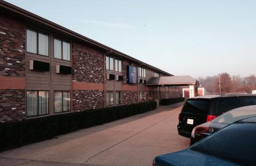 Troy Hotel | Motel 6-Troy, IL