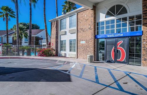 Tucson Hotel | Motel 6 Tucson, AZ - North