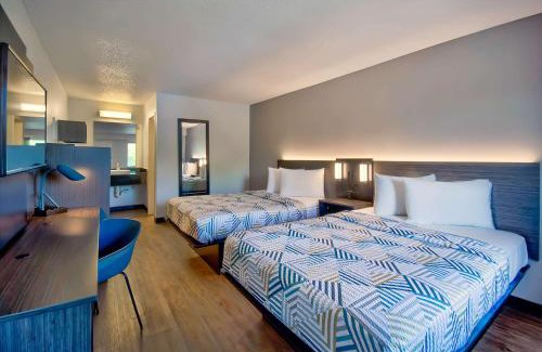 Warren Hotel | Motel 6-Warren, MI - Detroit East