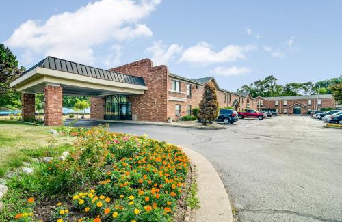 Waukegan Hotel | Motel 6-Waukegan, IL