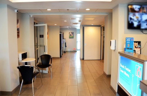West Des Moines Hotel | Motel 6 West Des Moines, IA