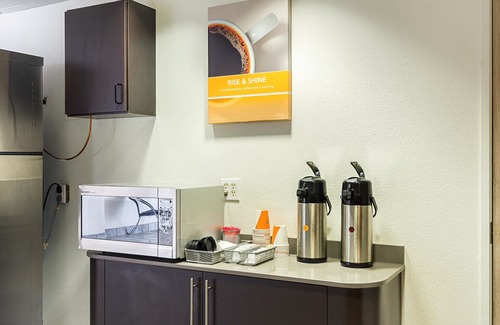 Wheatland Hotel | Motel 6 Wheatland, WY
