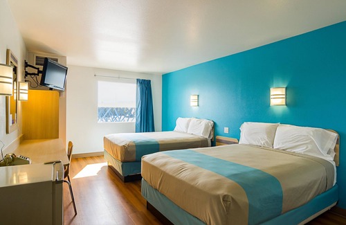 Wheatland Hotel | Motel 6 Wheatland, WY