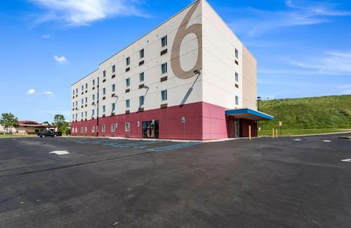 Wilkes-Barre Hotel | Motel 6 Wilkes Barre Arena