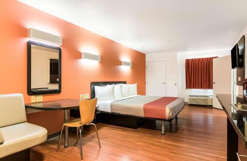 Wilkes-Barre Hotel | Motel 6 Wilkes Barre Arena