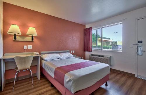 Youngtown Hotel | Motel 6-Youngtown, AZ - Phoenix - Sun City