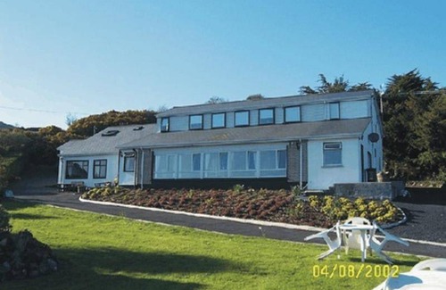 Ogonnelloe House | Motel ∙ 8 guests
