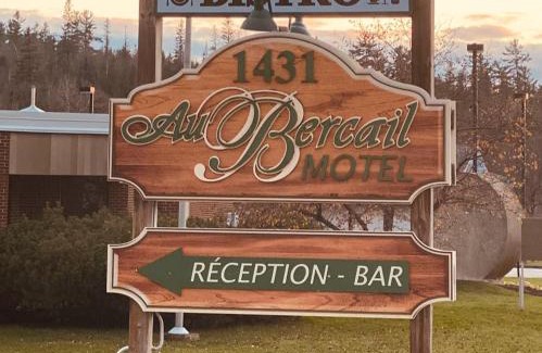 Temiscaming Hotel | Motel Au Bercail