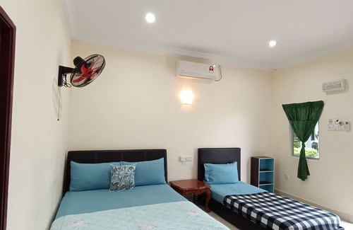 Lubok Buaya Hotel | Motel Aurora Damai