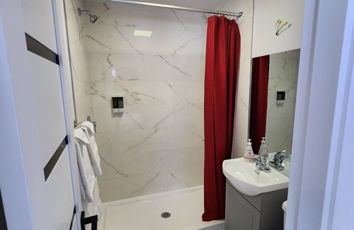Brossard Hotel | Motel Champlain